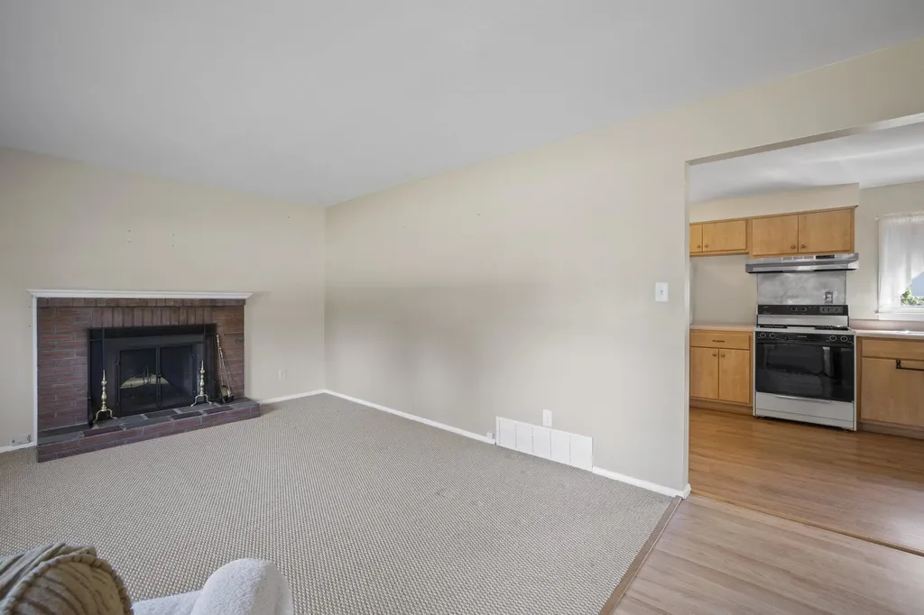 15 Mariette Drive Portsmouth NH 03801