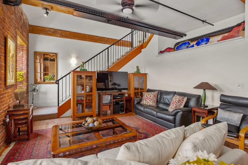 6 Bay Road Newmarket NH 03857