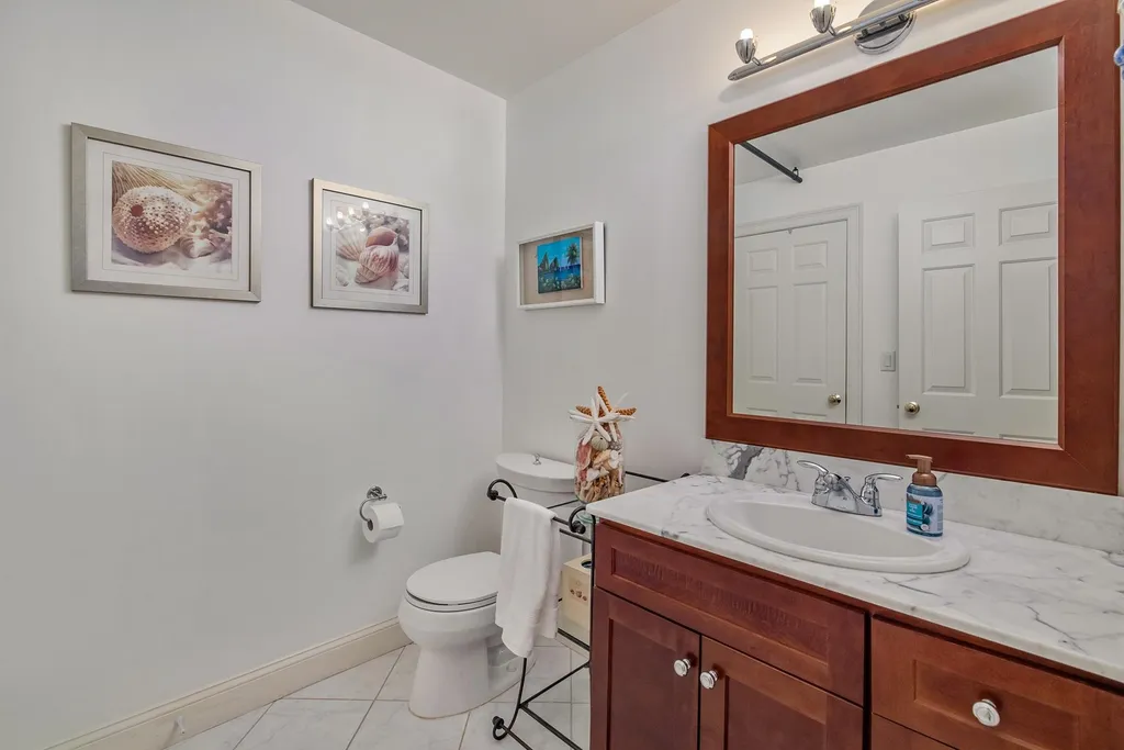 6 Bay Road Newmarket NH 03857