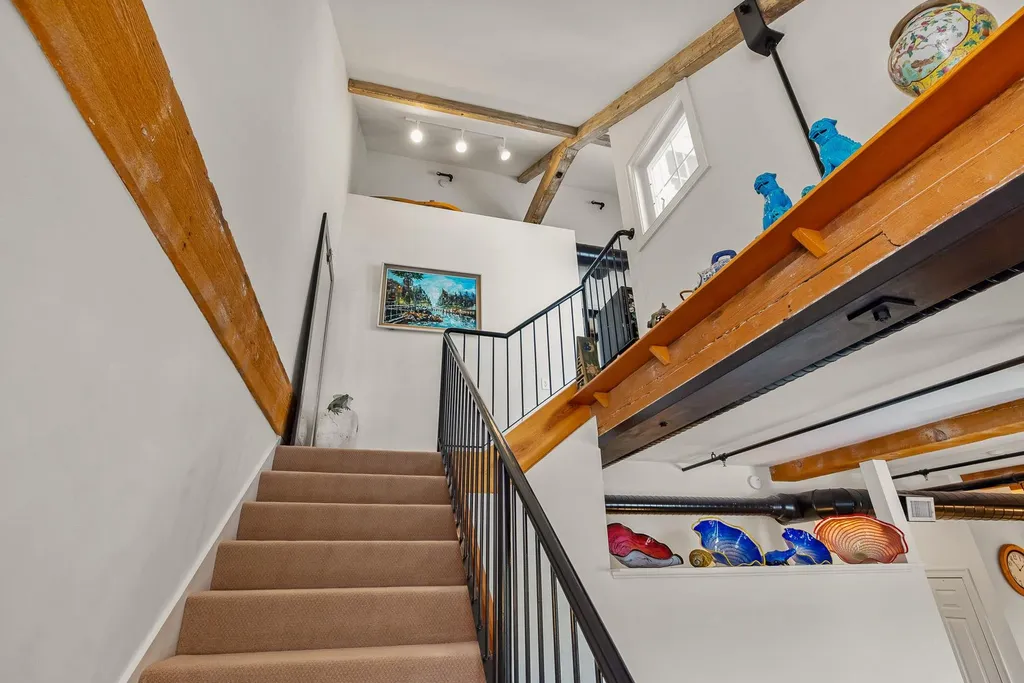6 Bay Road Newmarket NH 03857