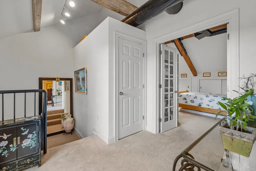6 Bay Road Newmarket NH 03857