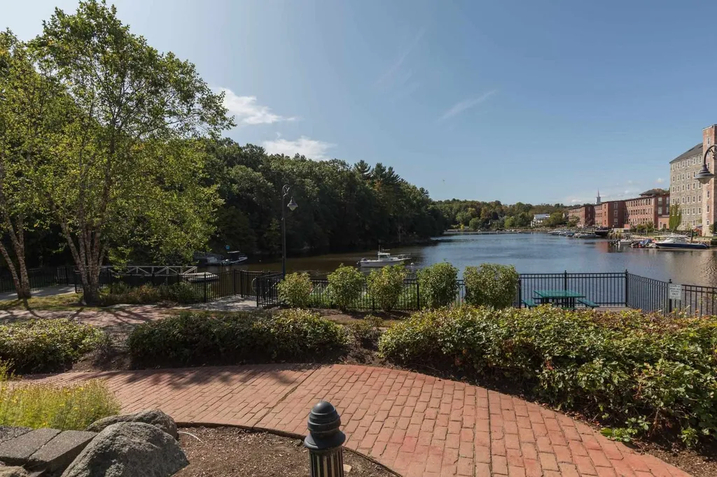 6 Bay Road Newmarket NH 03857