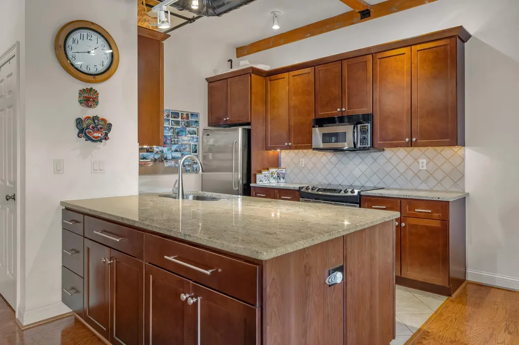 6 Bay Road Newmarket NH 03857