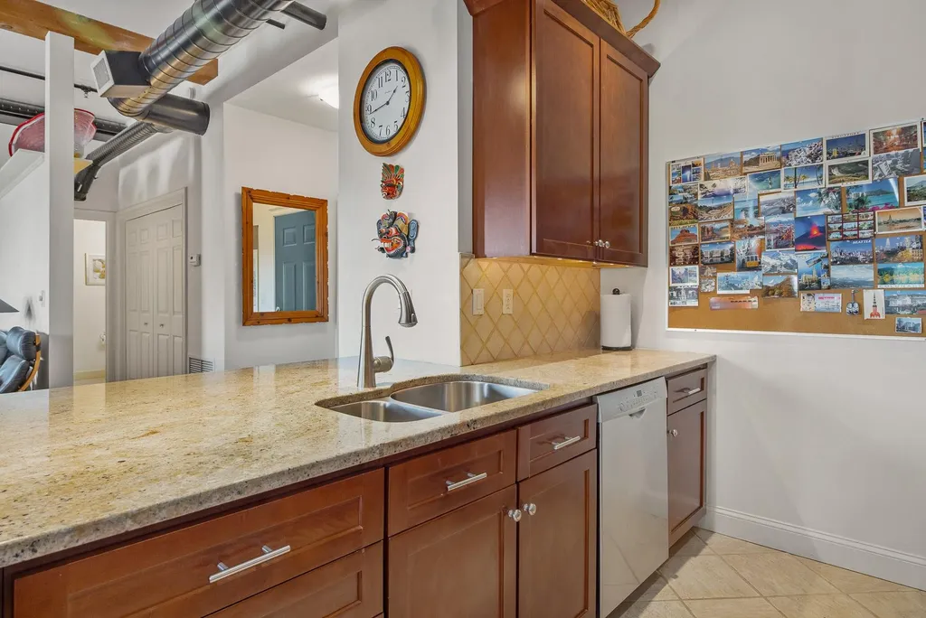 6 Bay Road Newmarket NH 03857