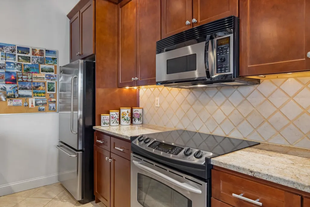 6 Bay Road Newmarket NH 03857