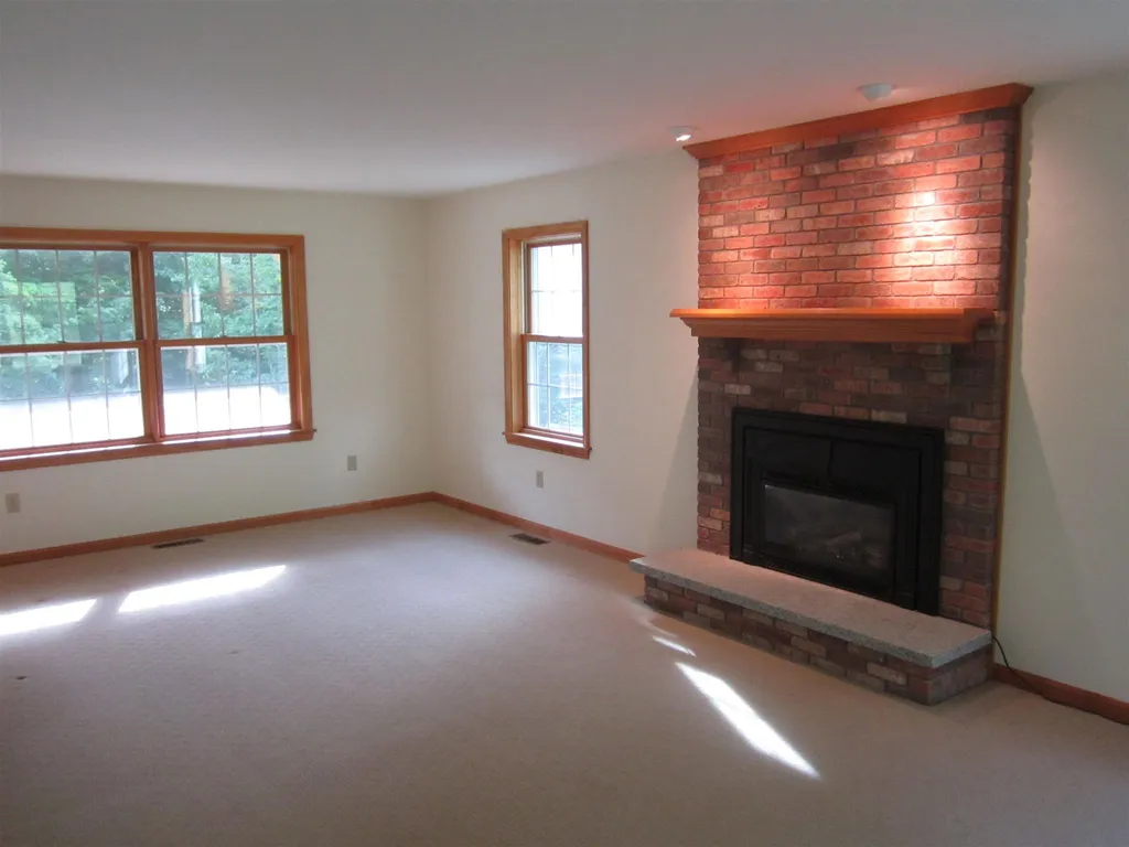 196 Wilder Lane New London NH 03257