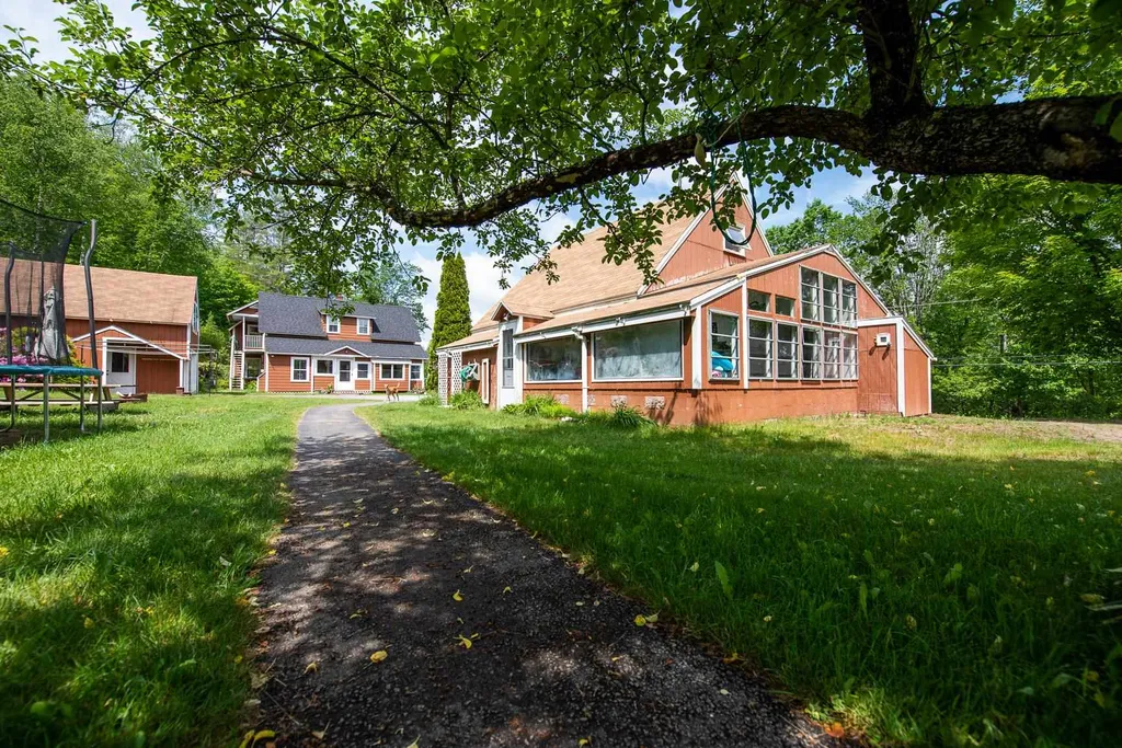 17 Waukeena Lake Road Danbury NH 03230