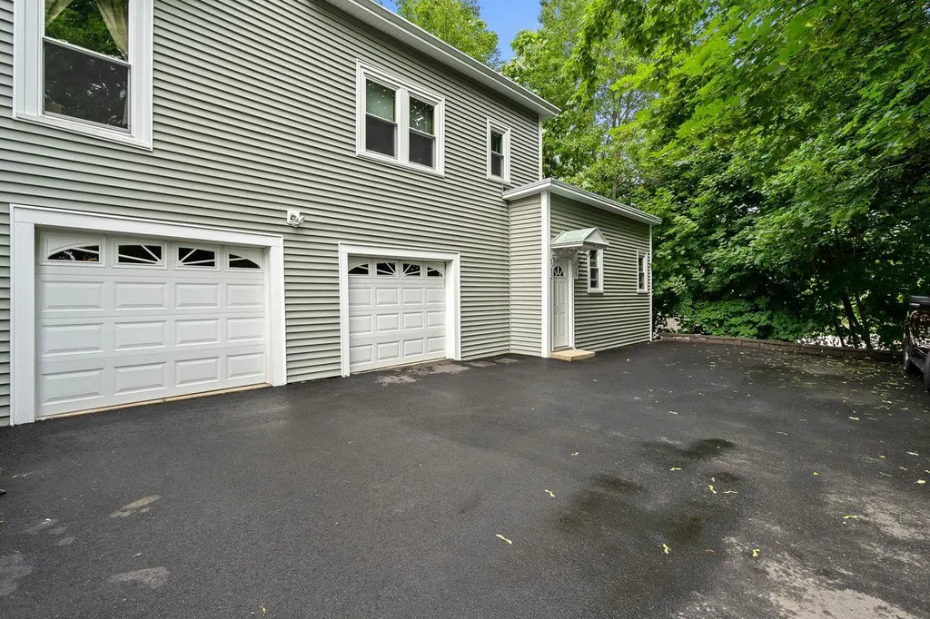61 Jones Street Manchester NH 03103
