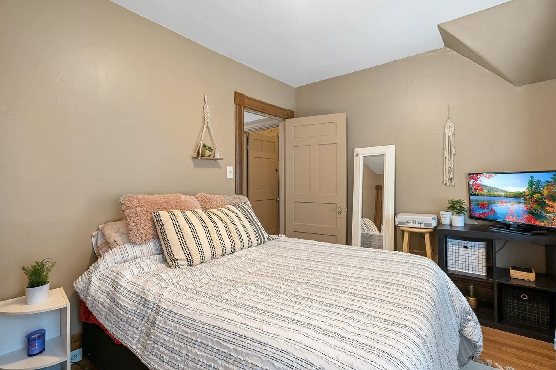 61 Jones Street Manchester NH 03103