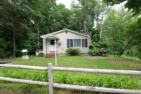 8 Lakeview Avenue Sandown NH 03873