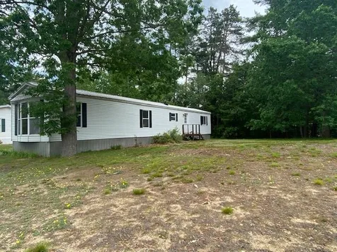 7 Village Drive Raymond NH 03077