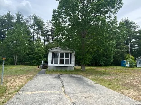 7 Village Drive Raymond NH 03077