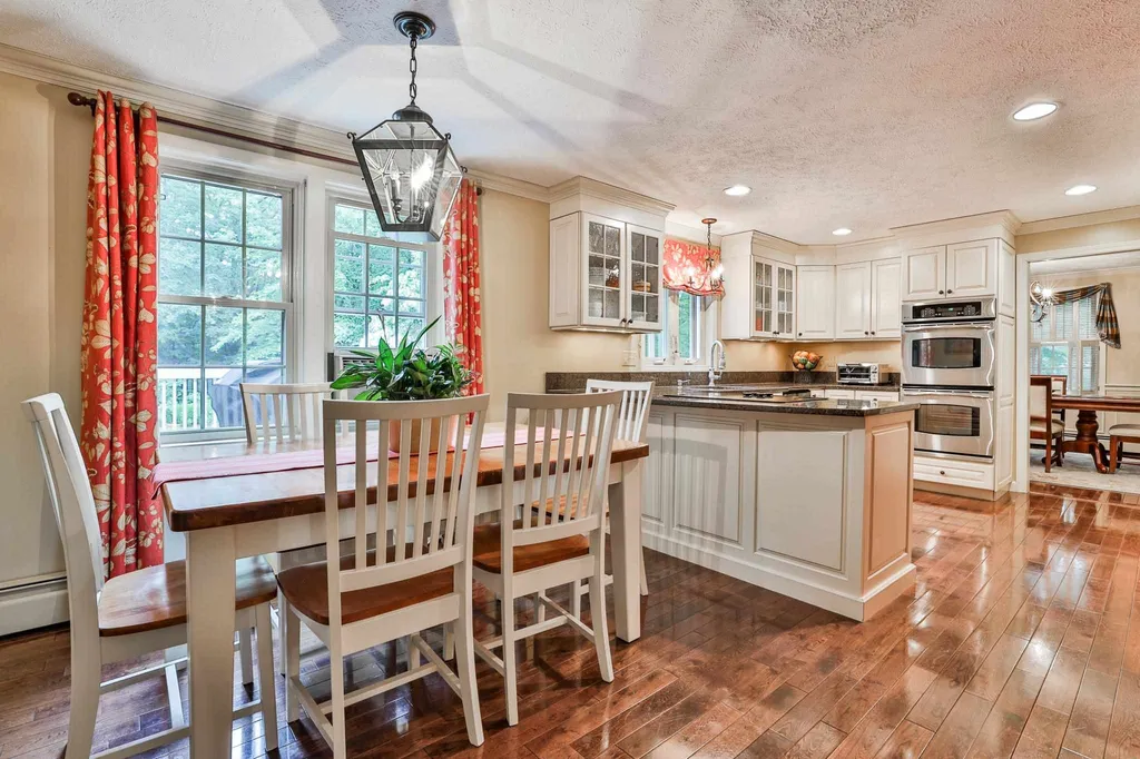 5 Crestwood Court Amherst NH 03031