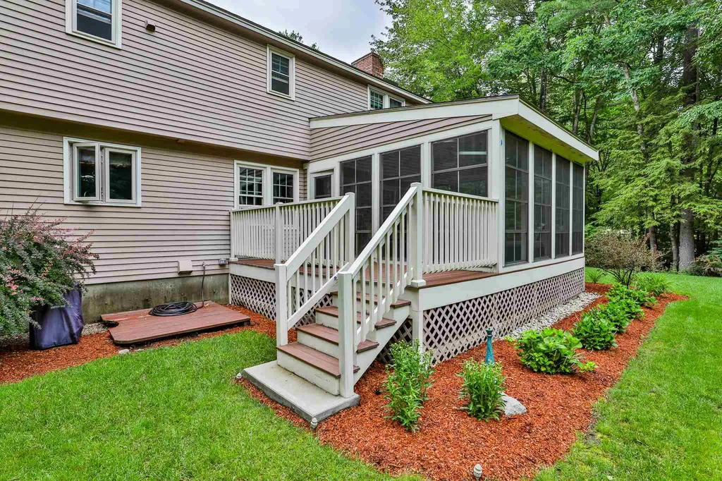 5 Crestwood Court Amherst NH 03031