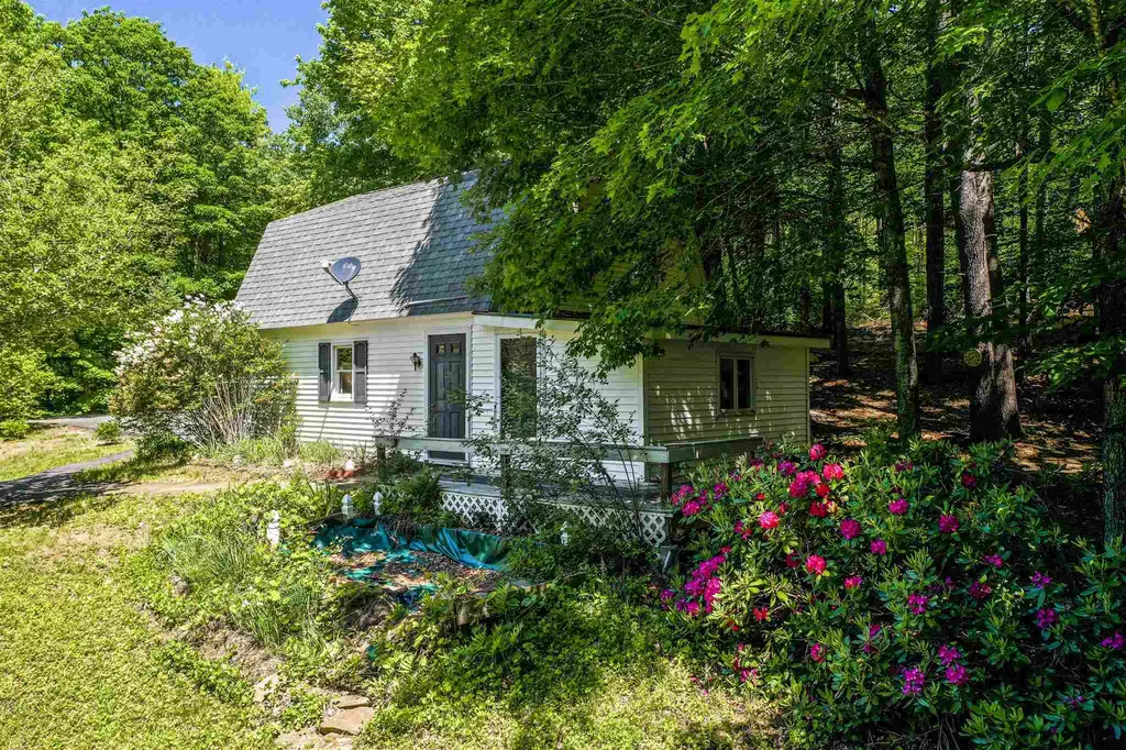 30 Hermit Woods Road Meredith NH 03253