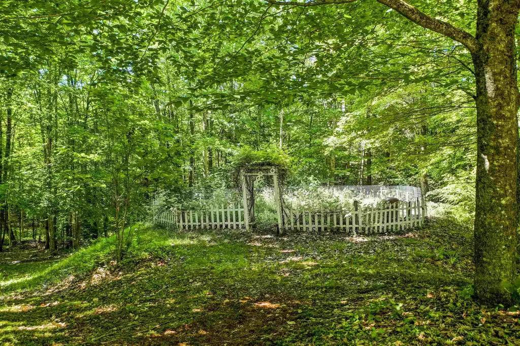 30 Hermit Woods Road Meredith NH 03253