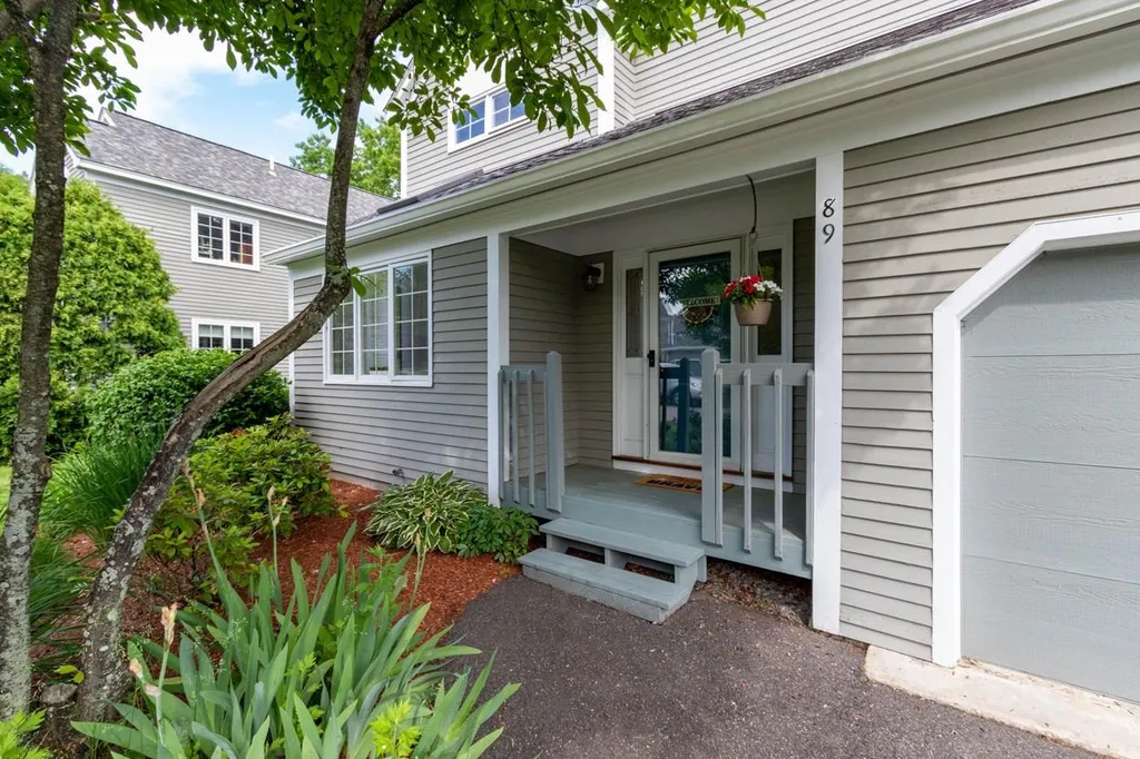 89 Ledgewood Hills Drive Nashua NH 03062