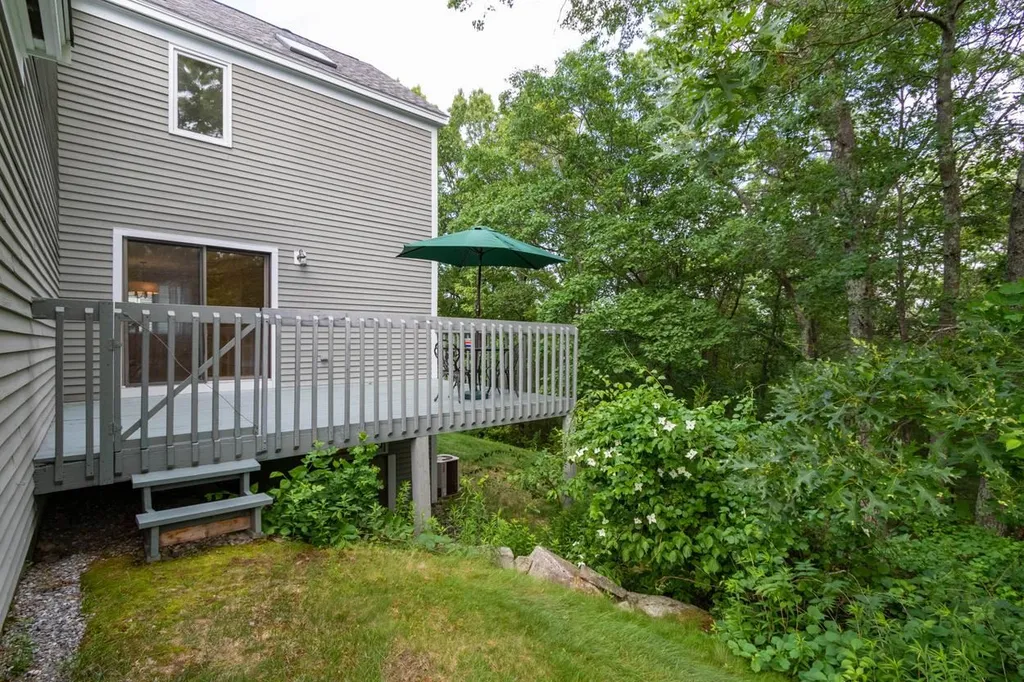 89 Ledgewood Hills Drive Nashua NH 03062
