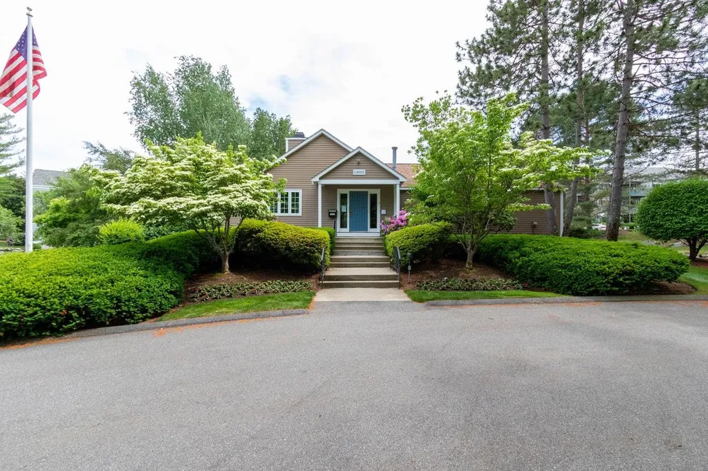89 Ledgewood Hills Drive Nashua NH 03062