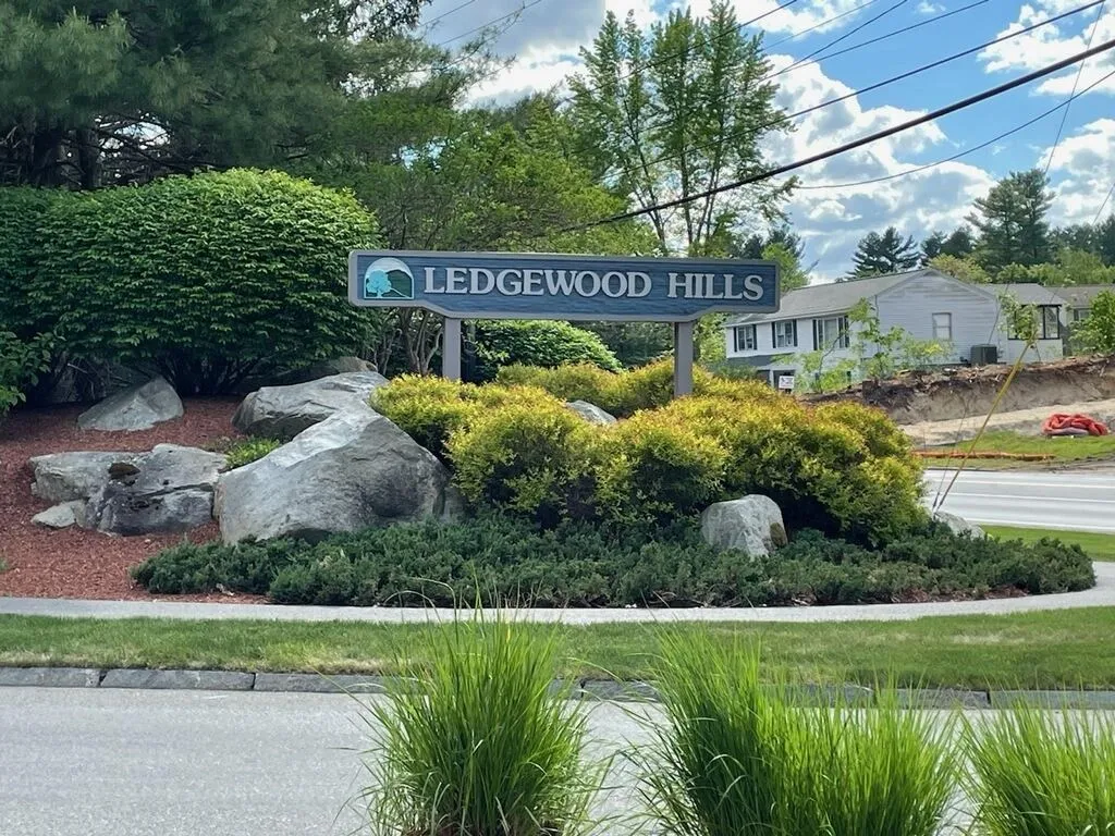 89 Ledgewood Hills Drive Nashua NH 03062