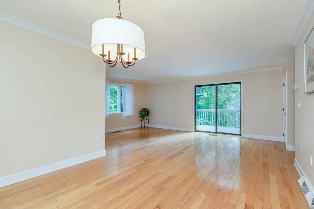89 Ledgewood Hills Drive Nashua NH 03062
