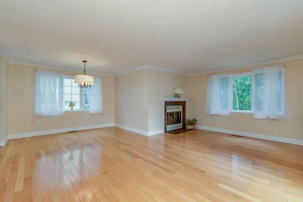 89 Ledgewood Hills Drive Nashua NH 03062