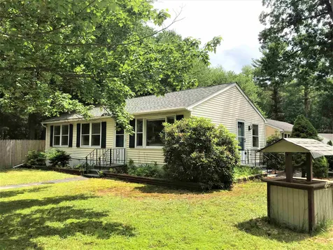 2 Pullman Lane Nashua NH 03062