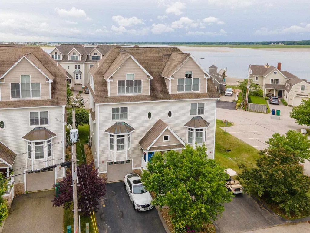 25 Duston Avenue Hampton NH 03842