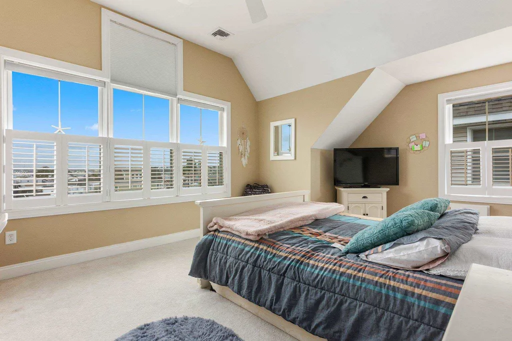 25 Duston Avenue Hampton NH 03842