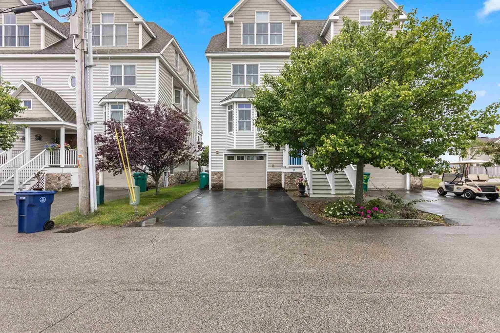 25 Duston Avenue Hampton NH 03842