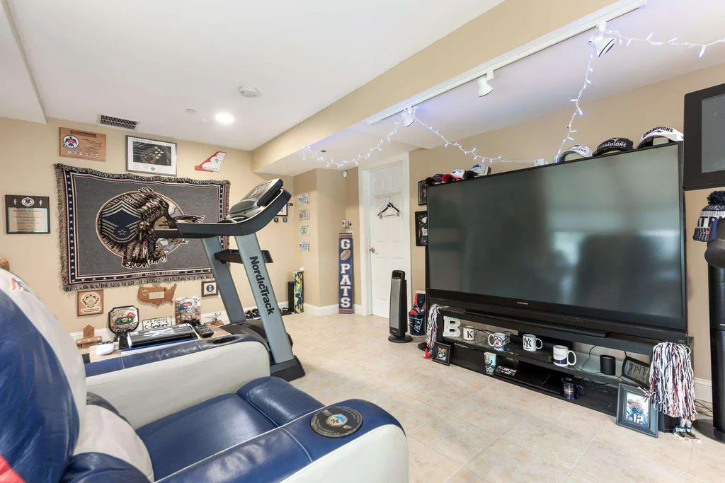 25 Duston Avenue Hampton NH 03842