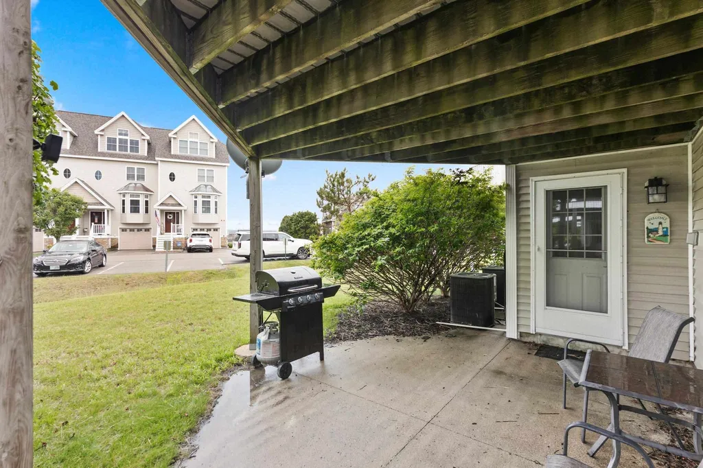 25 Duston Avenue Hampton NH 03842
