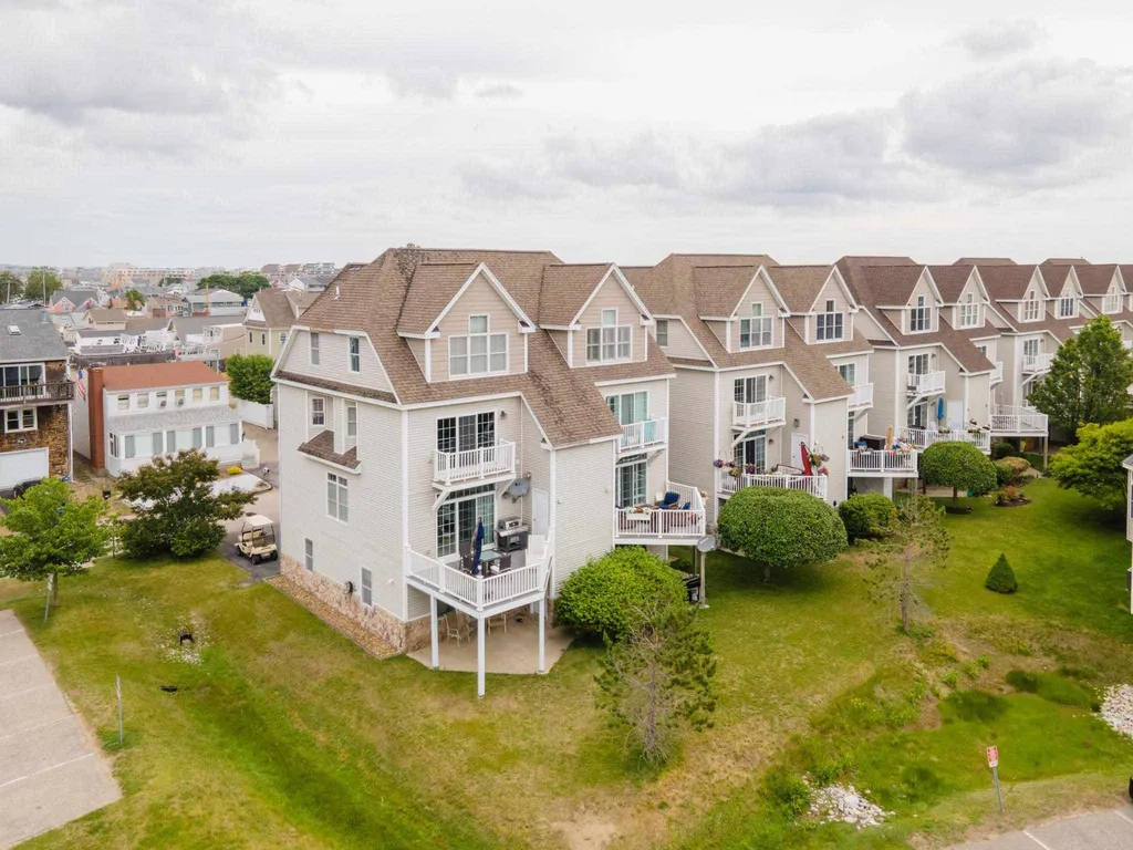 25 Duston Avenue Hampton NH 03842