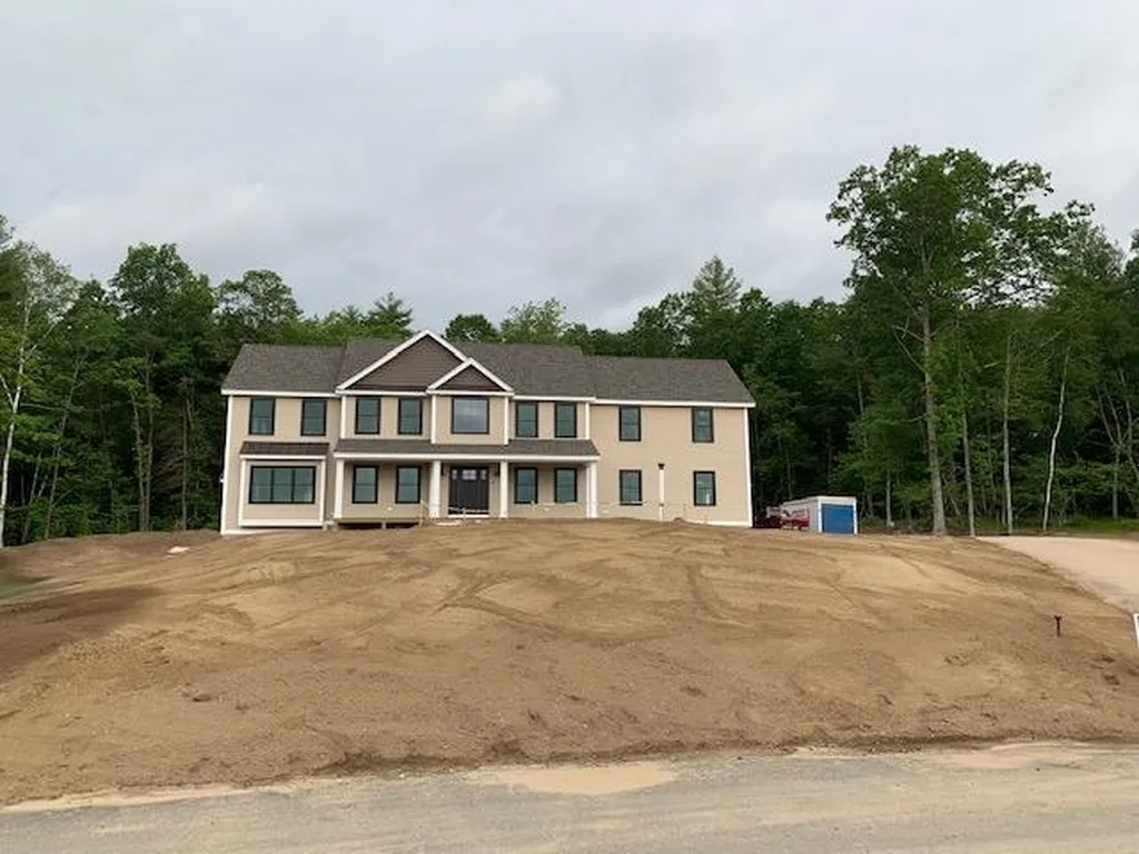 36 Caymus Ridge Salem NH 03079