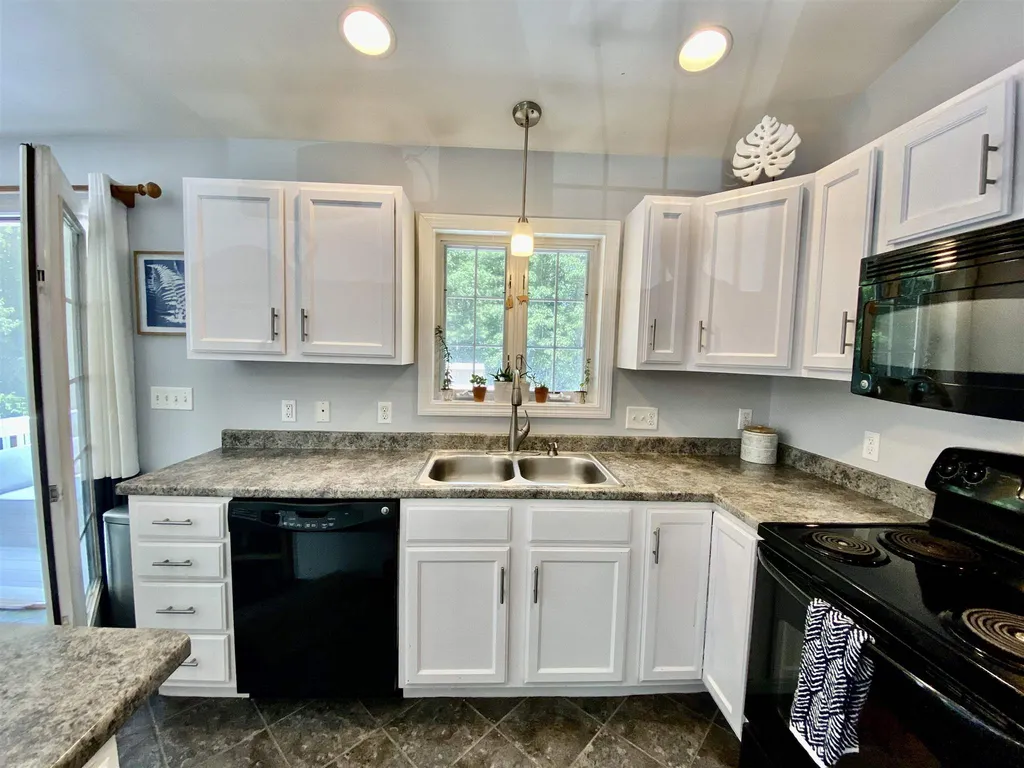 144 Knox Lane Berwick ME 03901
