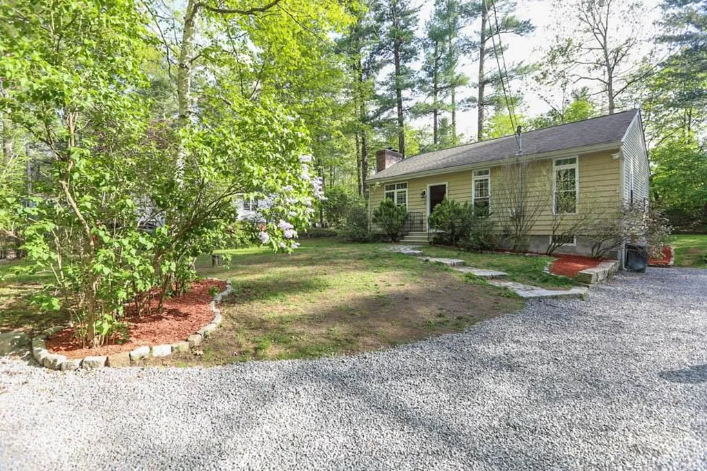 3 Pine Brook Road Windham NH 03087