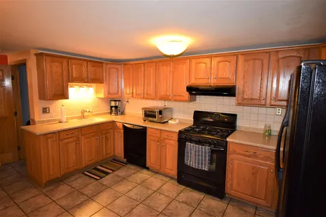 13 Windsong Drive Kingston NH 03848