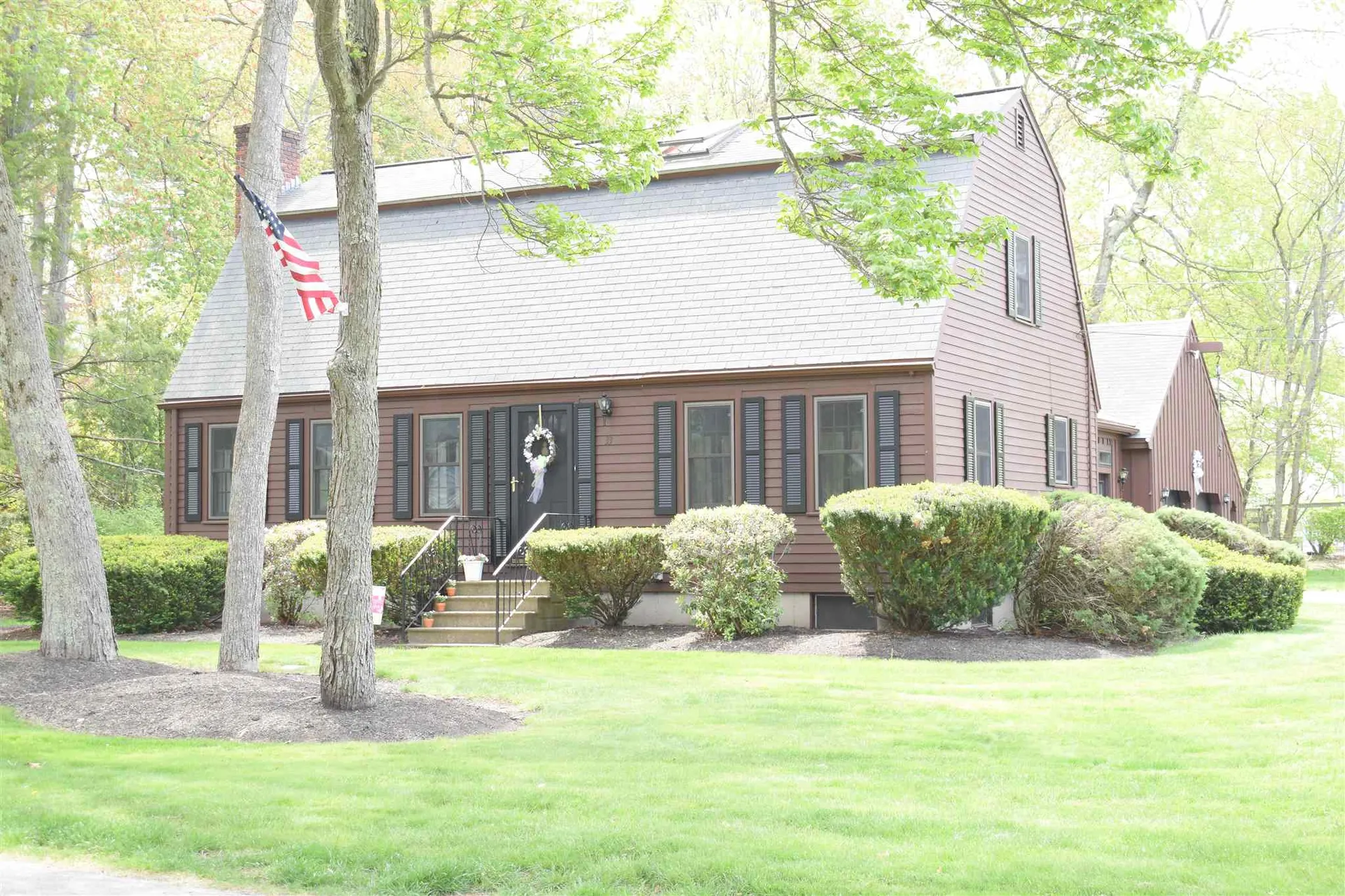 33 Colonial Drive Salem NH 03079
