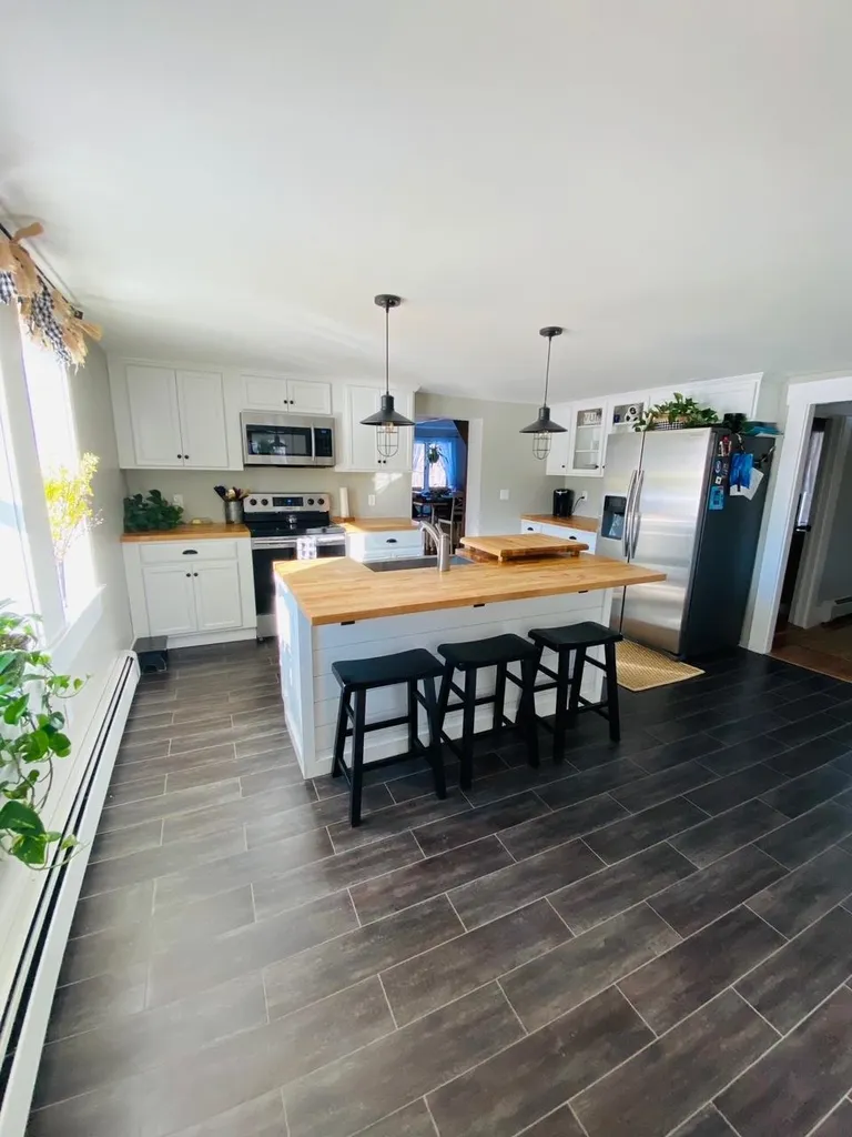 415 Lower Bay Road Sanbornton NH 03269