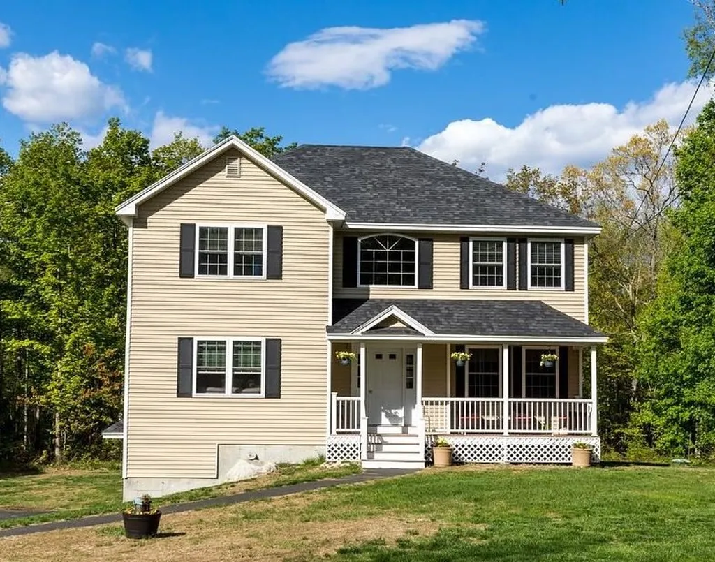 276 Main Street Danville NH 03819