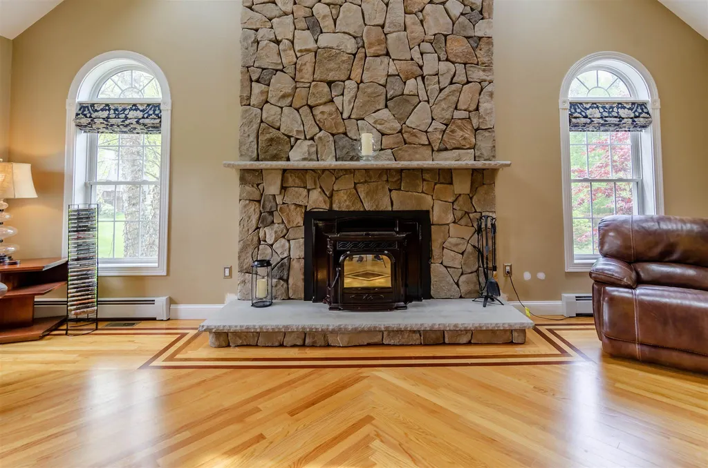 232 Patriot Drive Pelham NH 03076