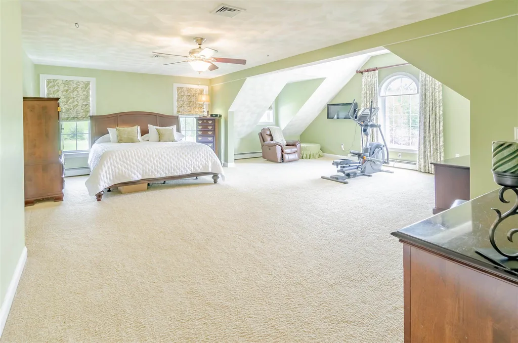 232 Patriot Drive Pelham NH 03076