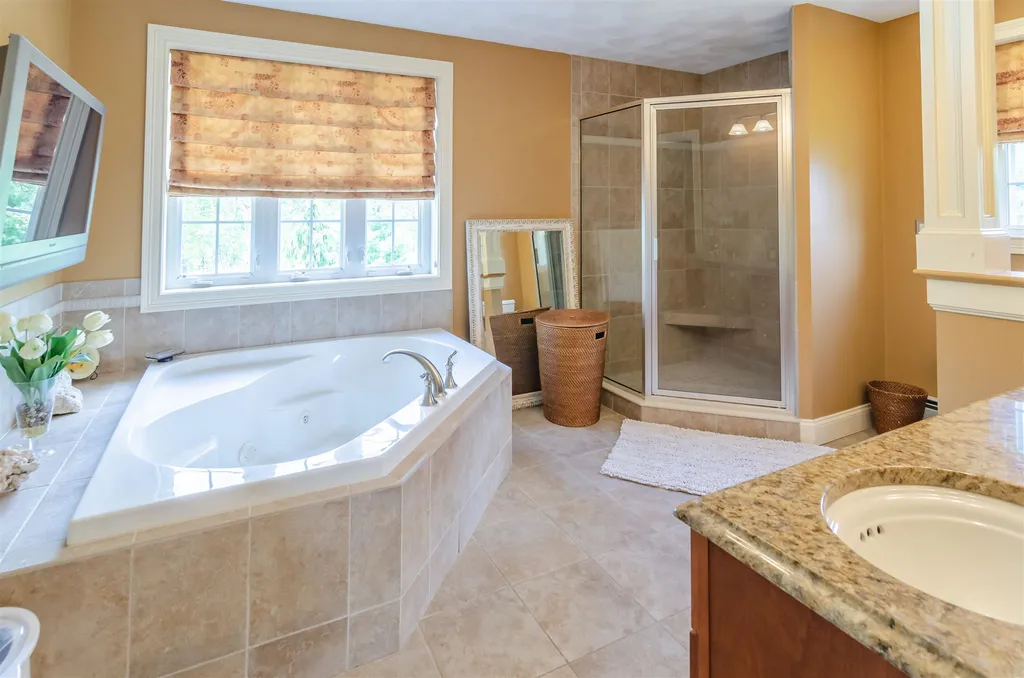 232 Patriot Drive Pelham NH 03076