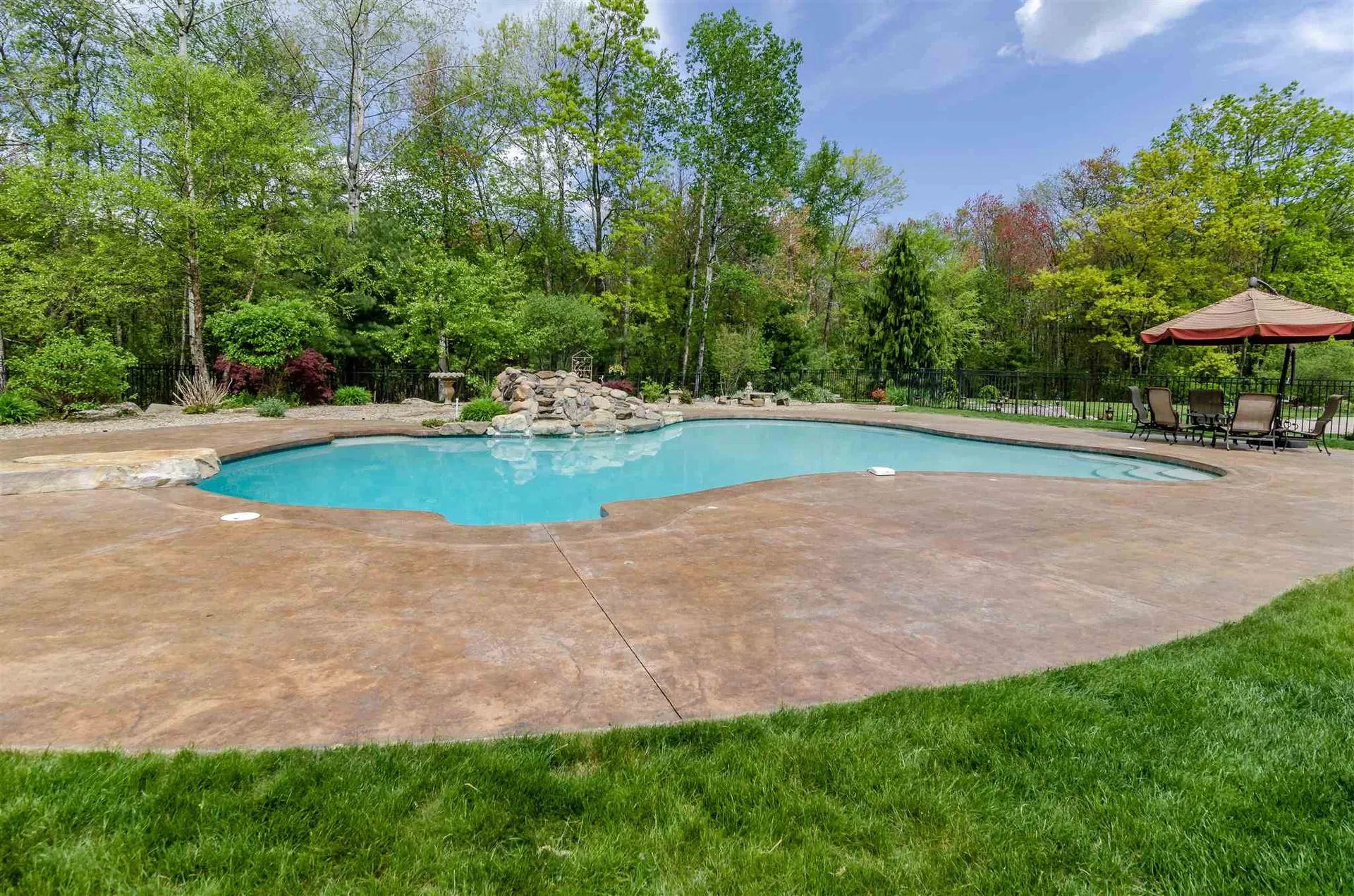 232 Patriot Drive Pelham NH 03076