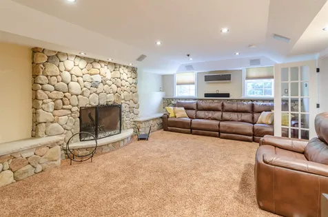 232 Patriot Drive Pelham NH 03076