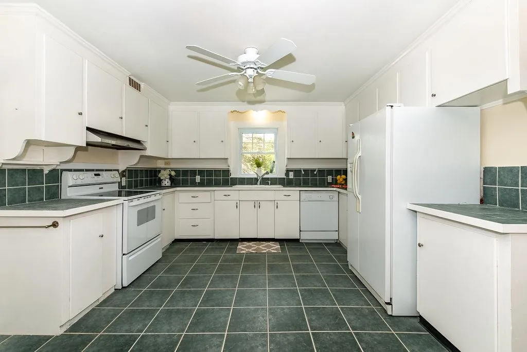 462 Josiah Bartlett Road Concord NH 03301