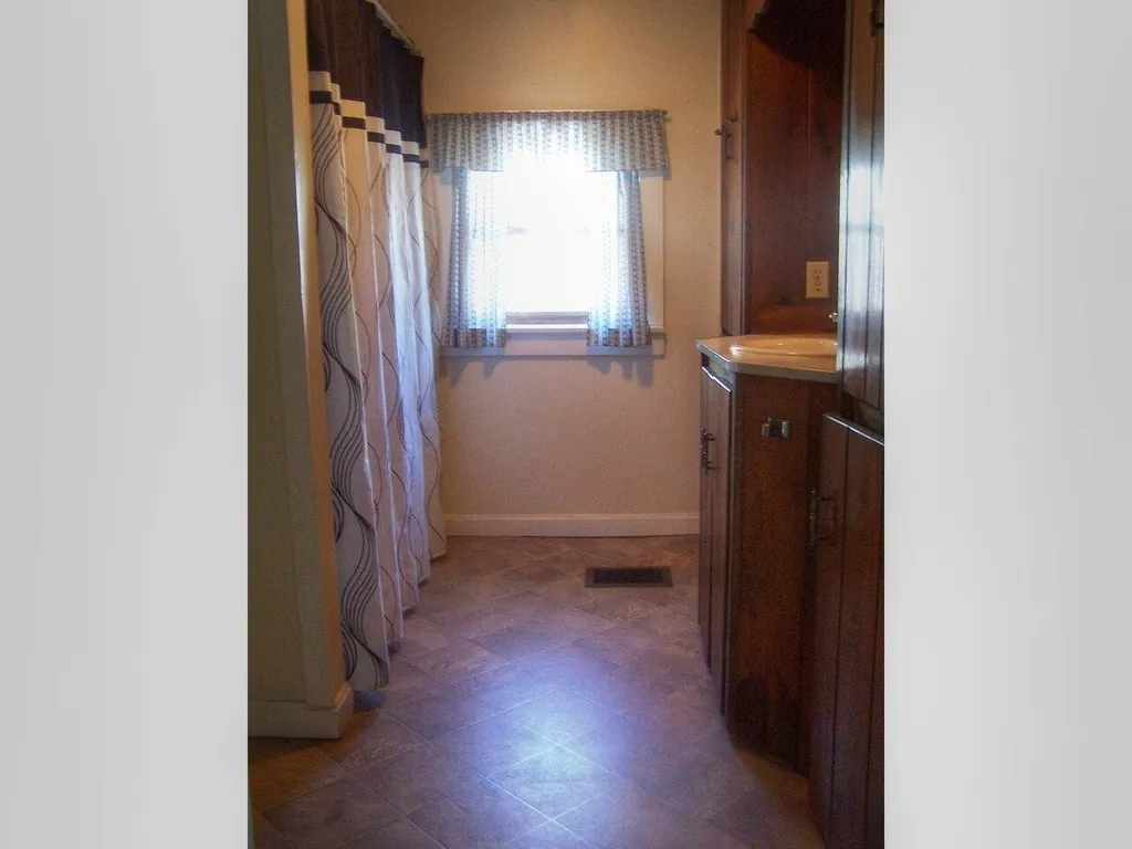83 Court Street Middlebury VT 05753