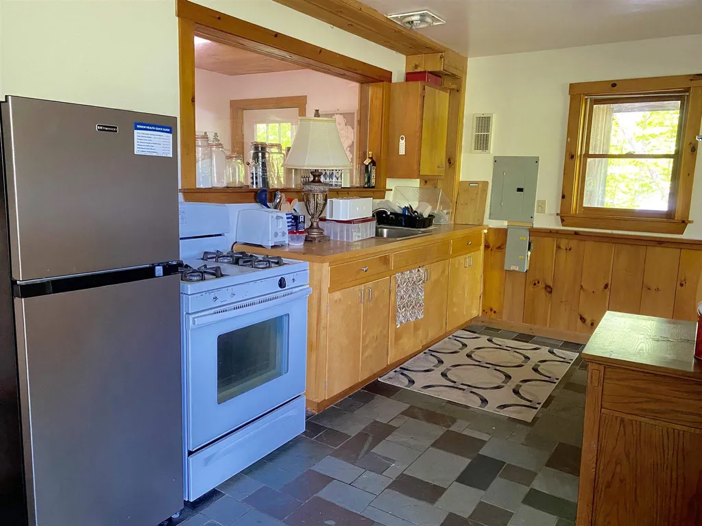57 Dodge Lane Hartland VT 05048
