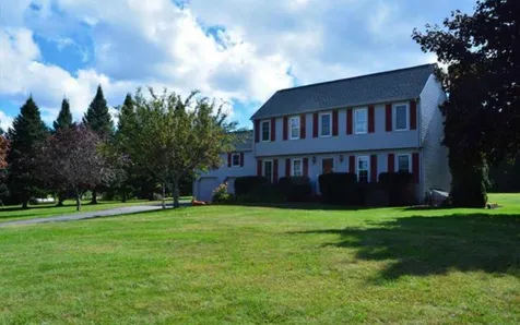 3 Meadowbrook Road Derry NH 03038