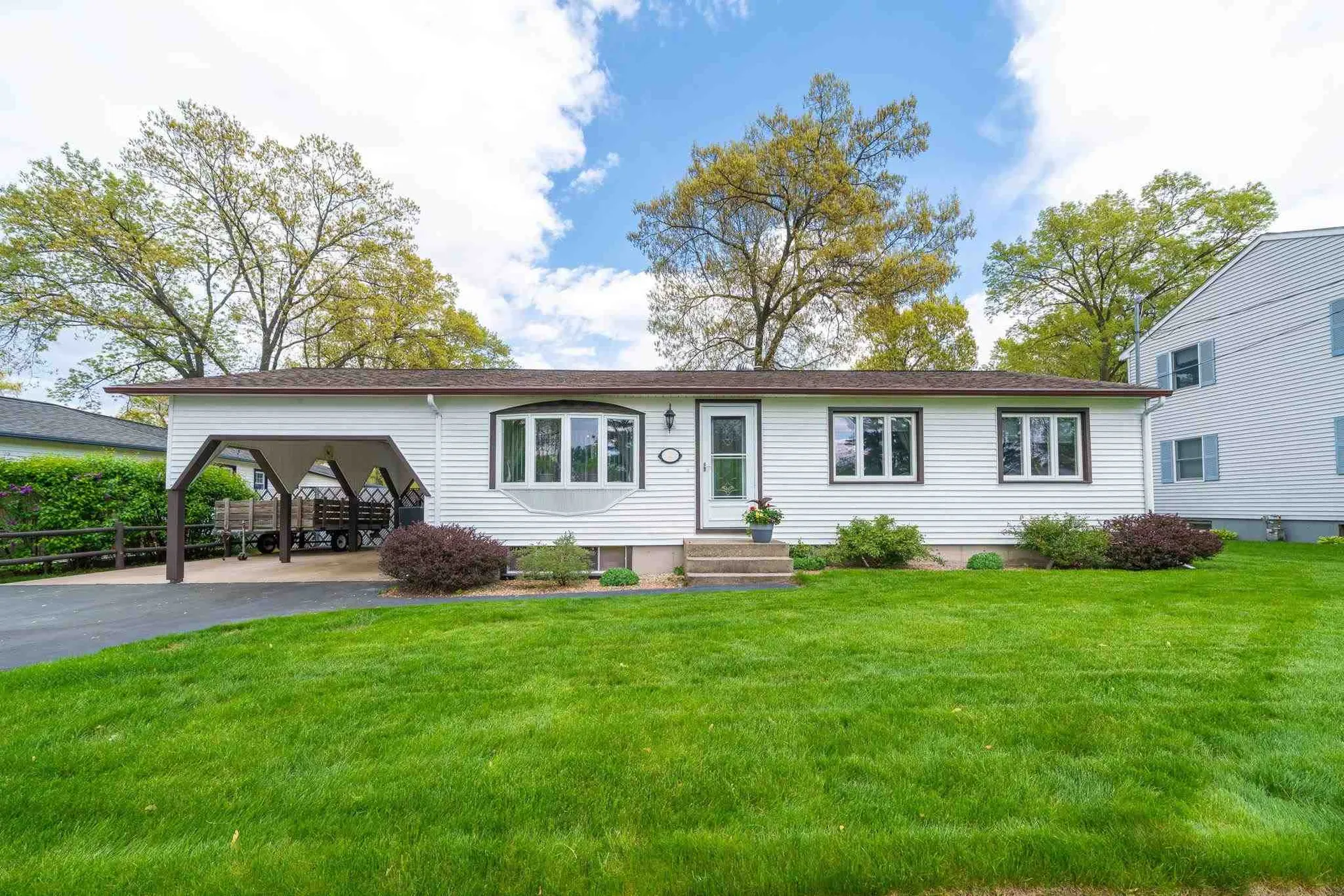 4 Benrus Street Nashua NH 03060